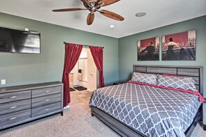 3 bedrooms, desk, internet, bed sheets