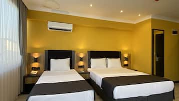 Chambre Triple Classique, vue ville | Wi-Fi gratuit, draps fournis