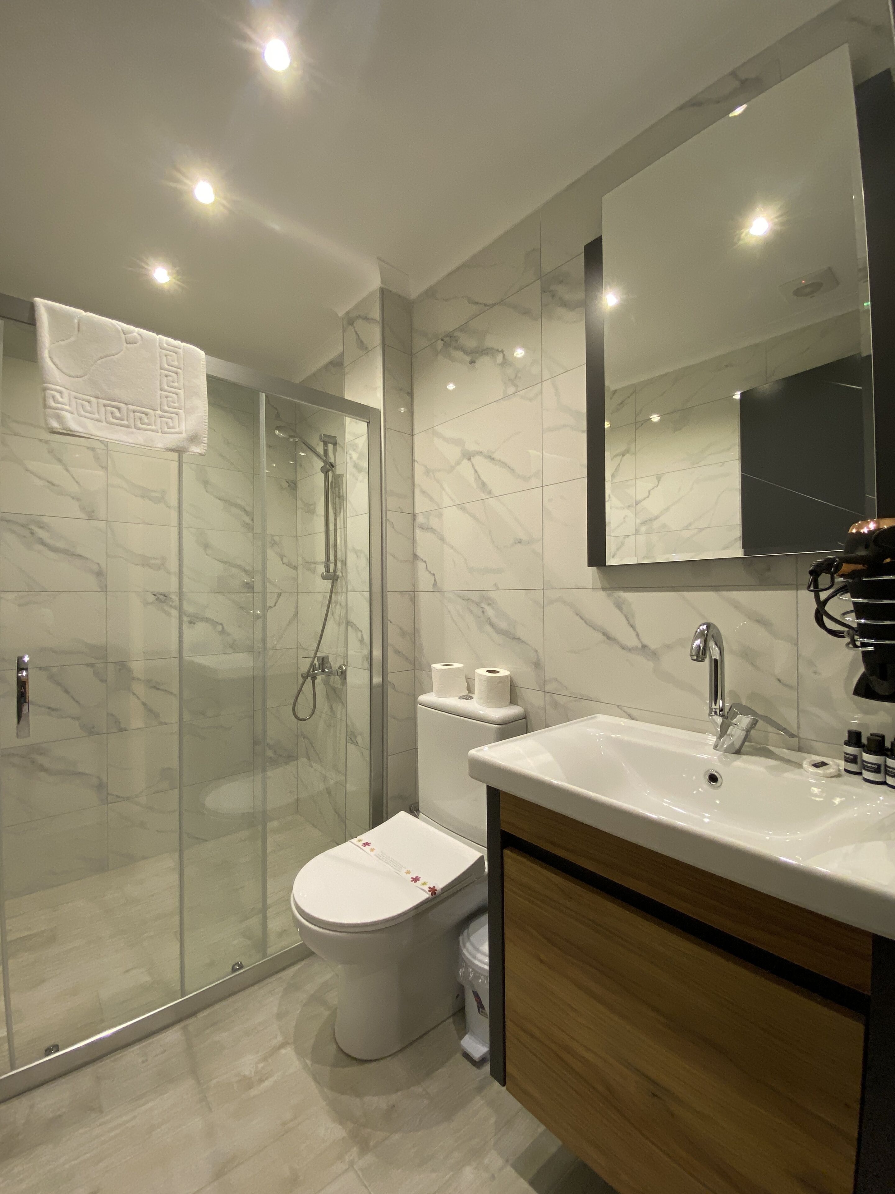 classic triple room, city view | free wifi, bed sheets