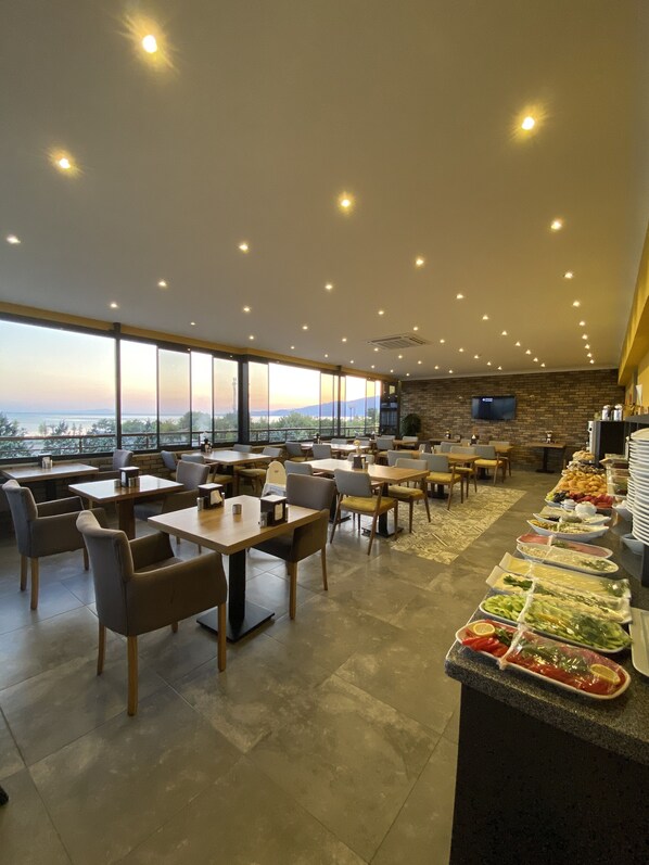 Restaurant - Roy Otel Akçay (Edremit)