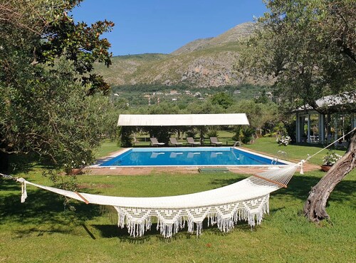 IL QUADRIFOGLIO Villa with pool in Formia - Lazio