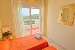 2 Schlafzimmer, Bügeleisen/Bügelbrett, Bettwäsche