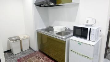 Family Room | Private kitchenette | Fridge, microwave, stovetop, griddle