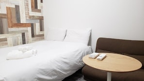 Quarto básico | Escrivaninha, Wi-Fi de cortesia