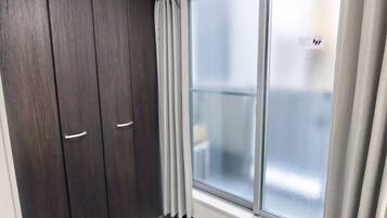 Basic Room | Desk, free WiFi