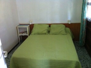 1 bedroom, iron/ironing board, WiFi - LE LAVANDOU - apartment in villa in Saint clair - (Le Lavandou)