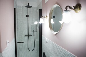 Romantic Apartment | Bathroom | Towels