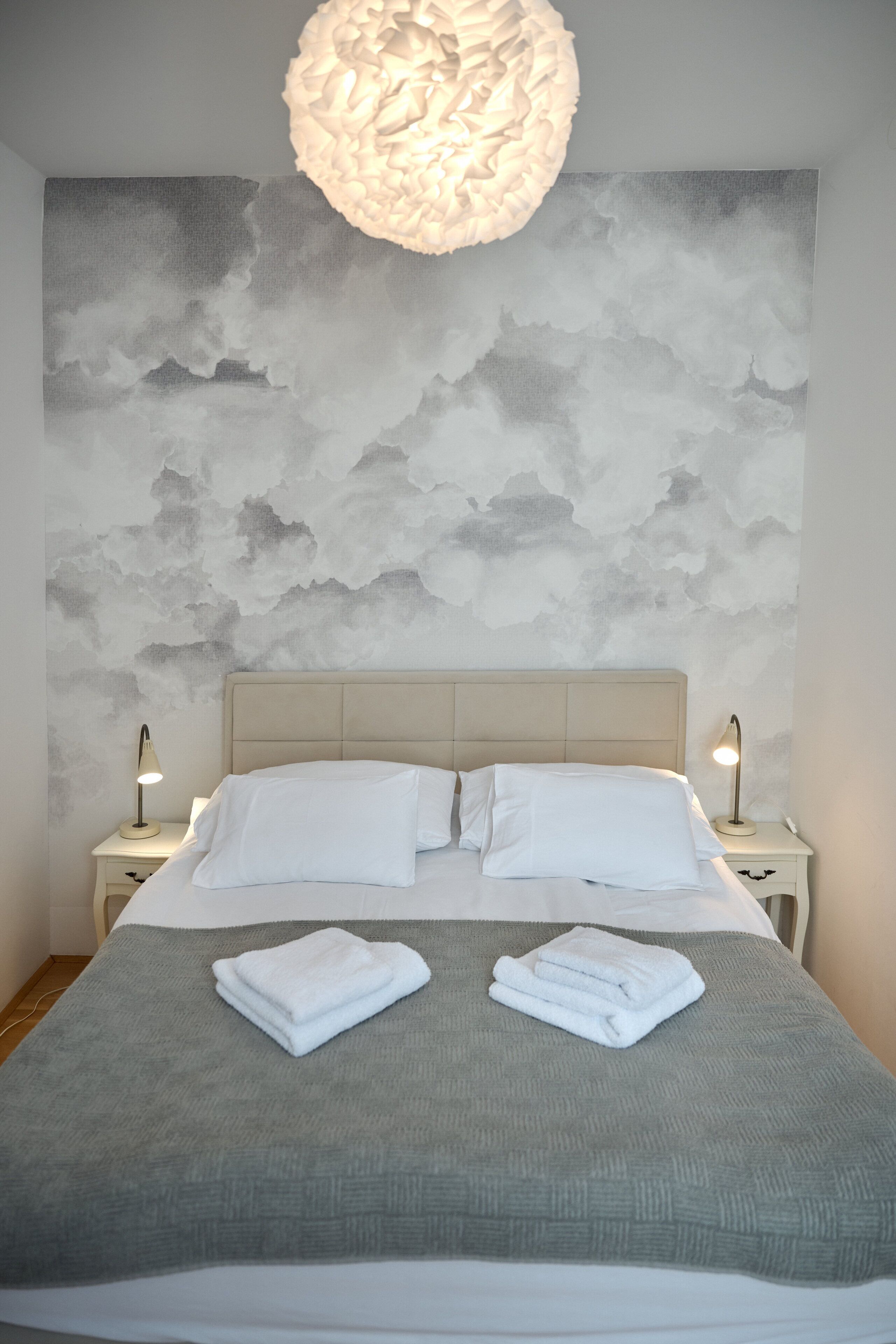 Signature Apartment | 1 bedroom, iron/ironing board, free cribs/infant beds, free WiFi