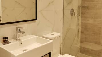 Comfort Suite, Non Smoking, Mountain View | Bathroom