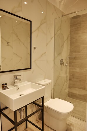 Suite Confort, non-fumeur, vue montagne | Salle de bain