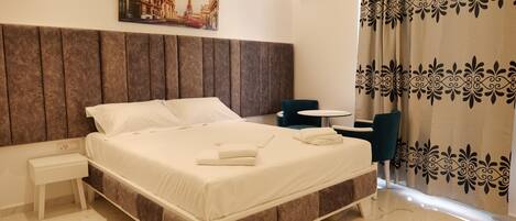 Comfort Suite, Non Smoking, Mountain View | Room amenity