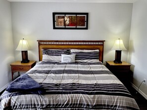 3 slaapkamers, een bureau, een strijkplank/strijkijzer, gratis wifi