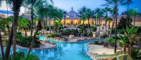 Utendørsbasseng og et oppvarmet basseng