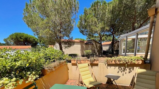Outdoor dining - Cozy Studio for 2 in Argelès-sur-Mer - Close to Beach, Terrace, Private Parking (Argelès-sur-Mer)