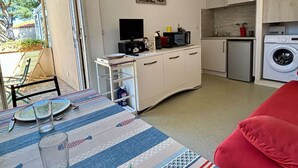 Interior - Cozy Studio for 2 in Argelès-sur-Mer - Close to Beach, Terrace, Private Parking (Argelès-sur-Mer)