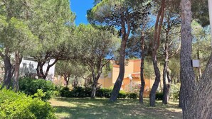 Property grounds - Cozy Studio for 2 in Argelès-sur-Mer - Close to Beach, Terrace, Private Parking (Argelès-sur-Mer)