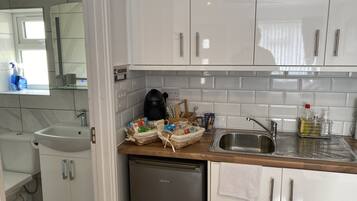 Apartment | Private kitchen | Fridge, microwave, electric kettle, toaster