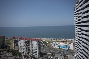 Trên bãi biển 