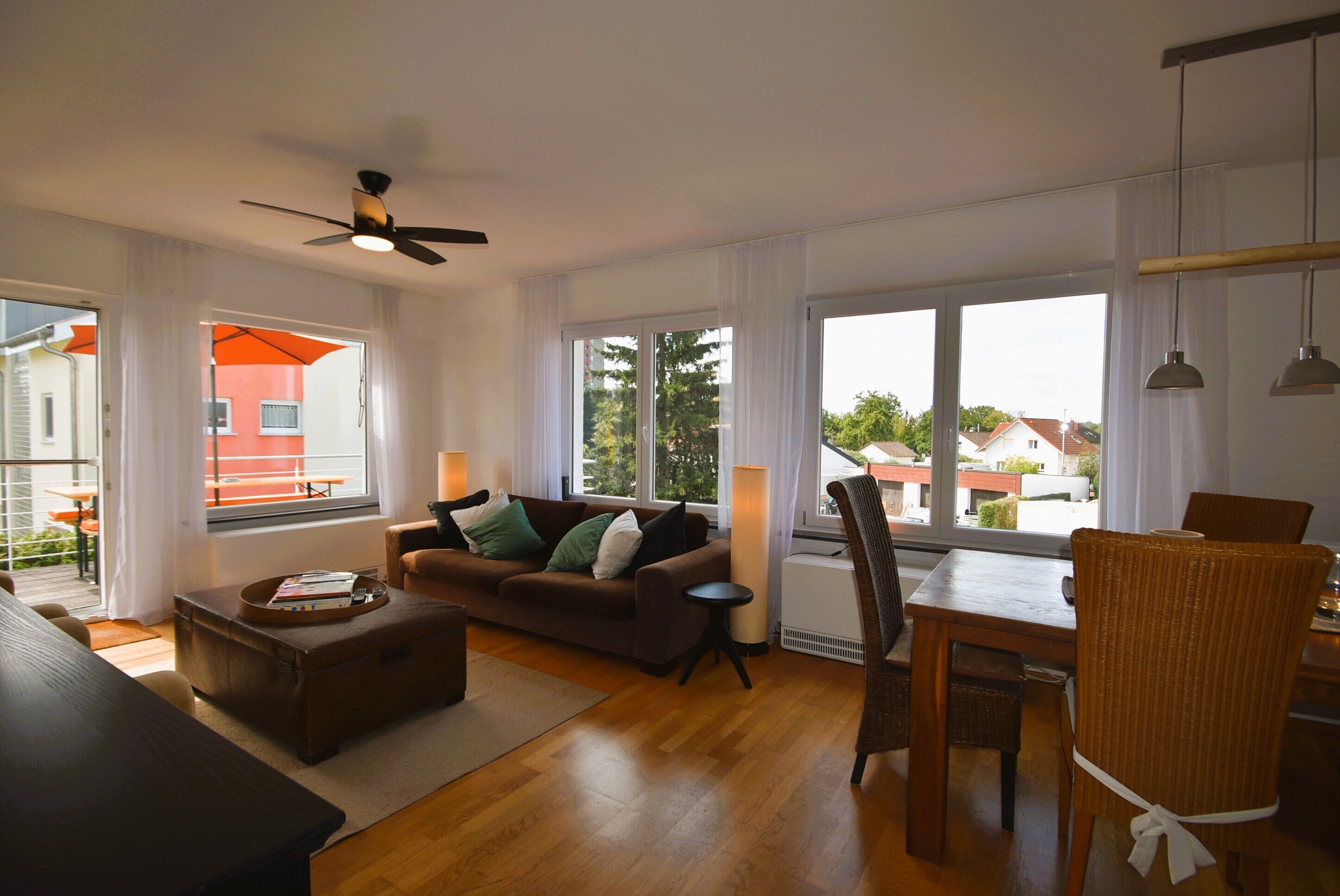 Älytelevisio, musiikkikirjasto, stereot