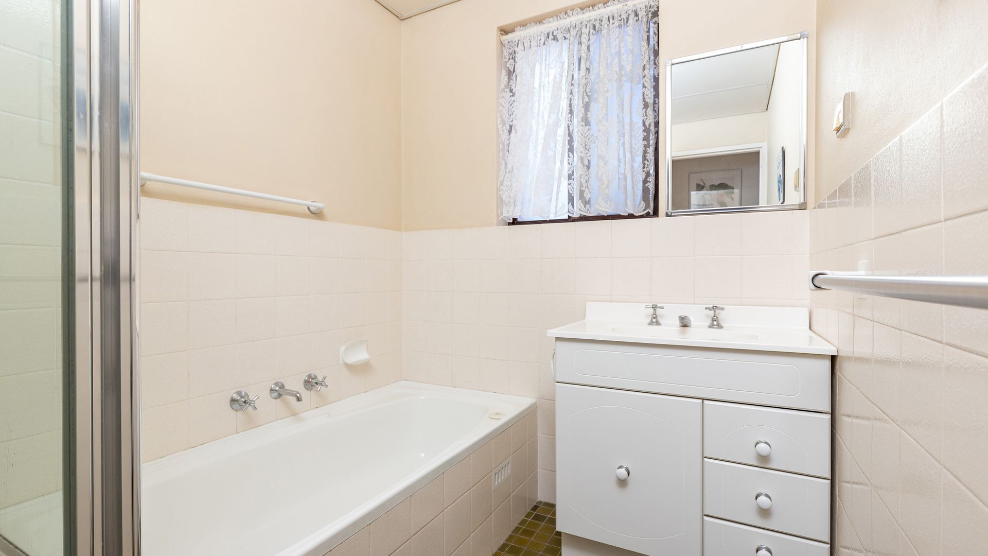 Bathtub