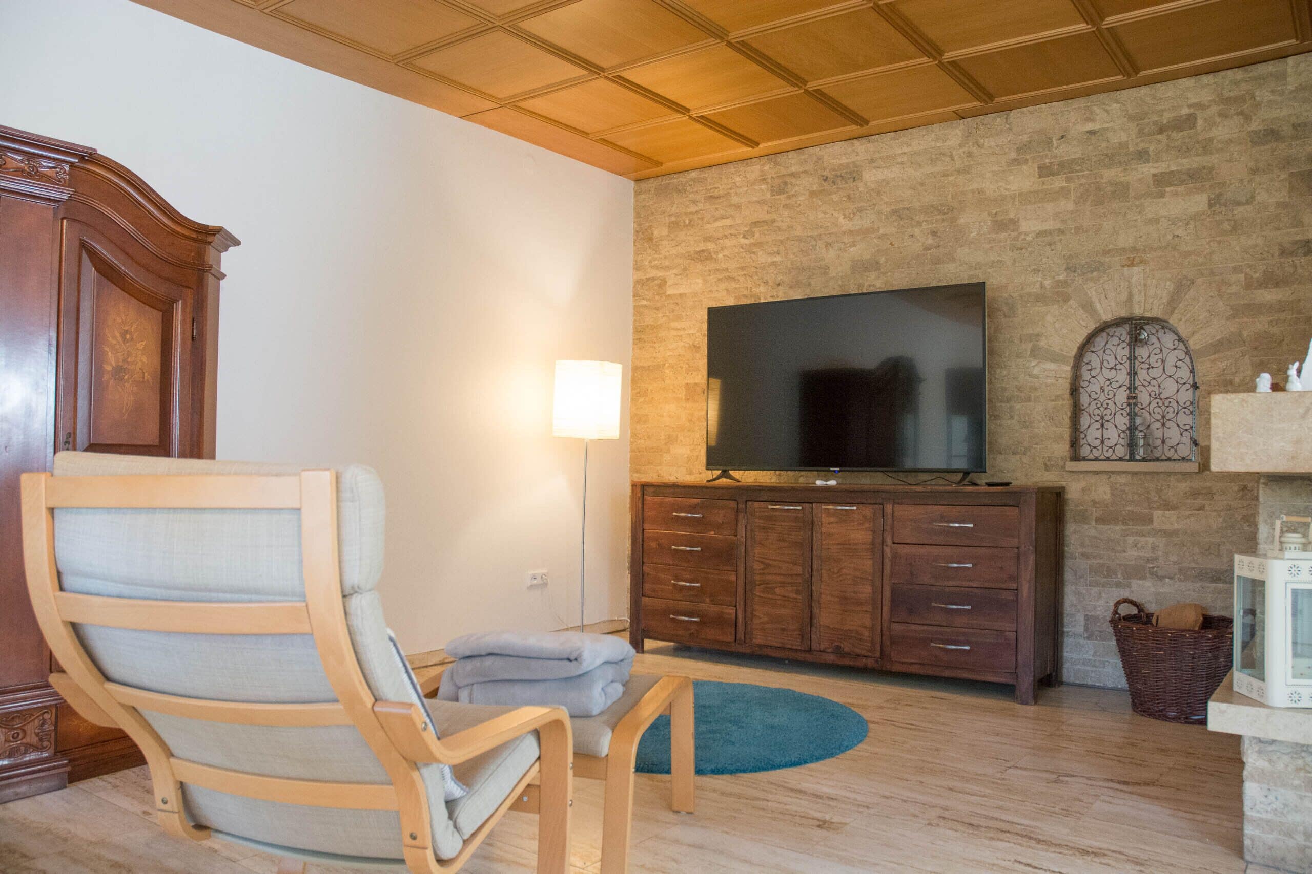 Smart-TV, Videospiele, DVD-Player, Musikbibliothek