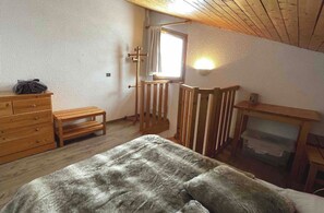 1 chambre, lit parapluie, Wi-Fi, draps fournis