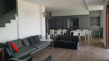 Villa, 4 Schlafzimmer | Wohnbereich