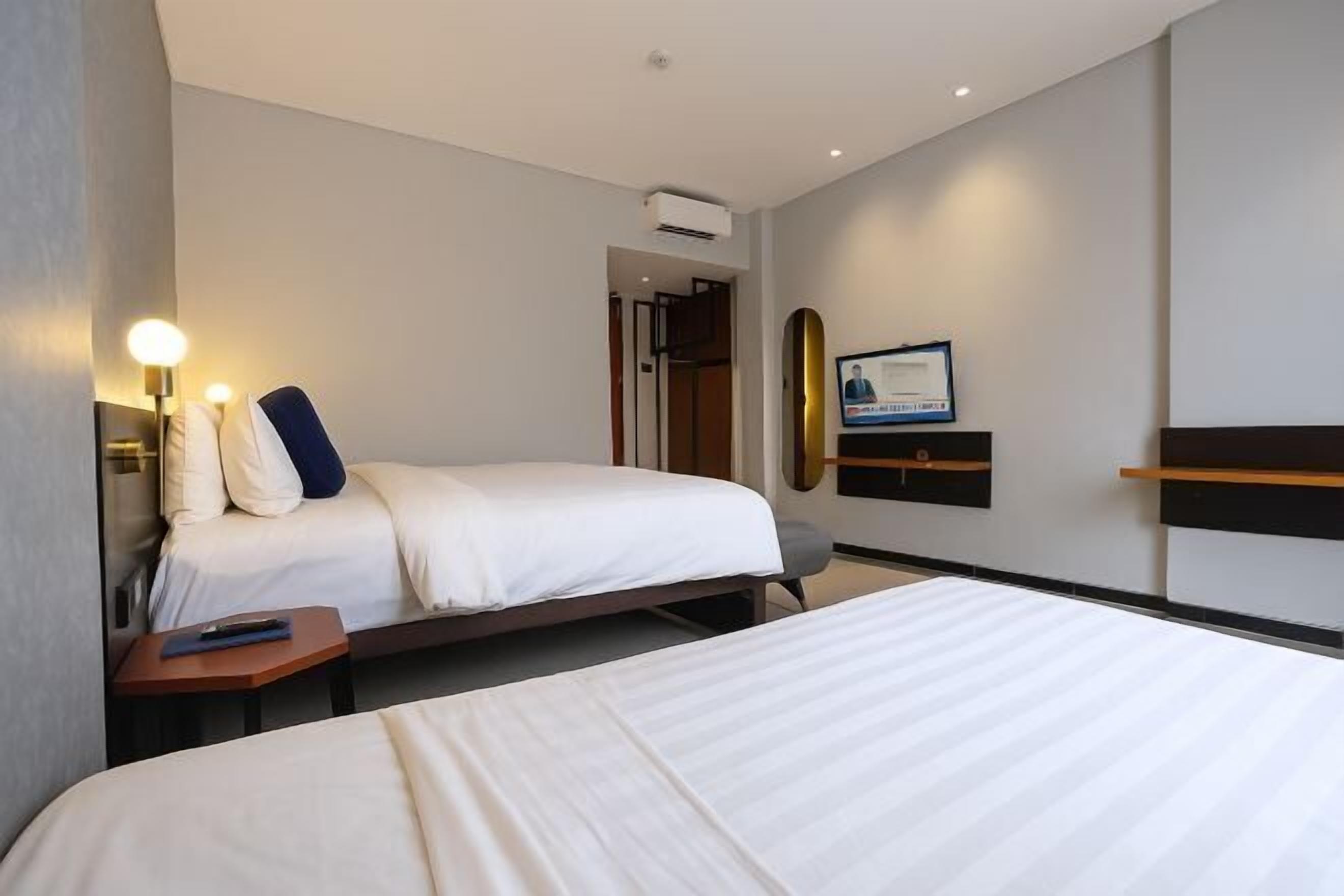 Desk, free WiFi, bed sheets