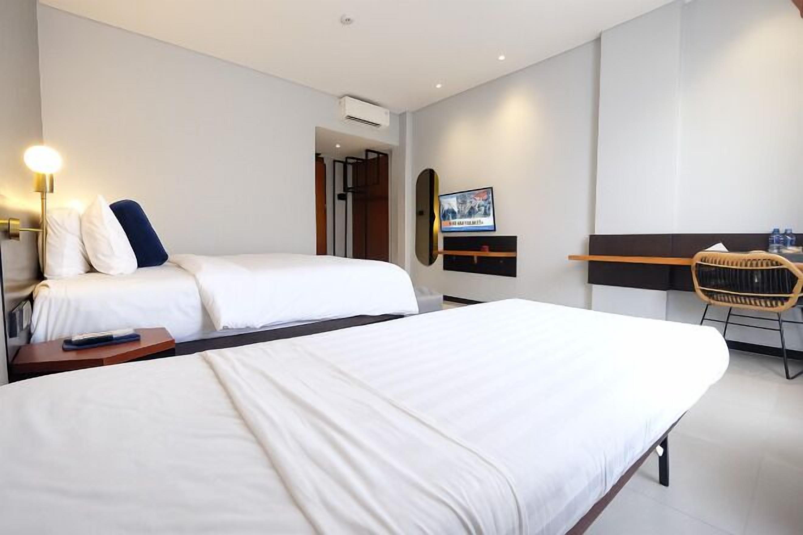 Desk, free WiFi, bed sheets