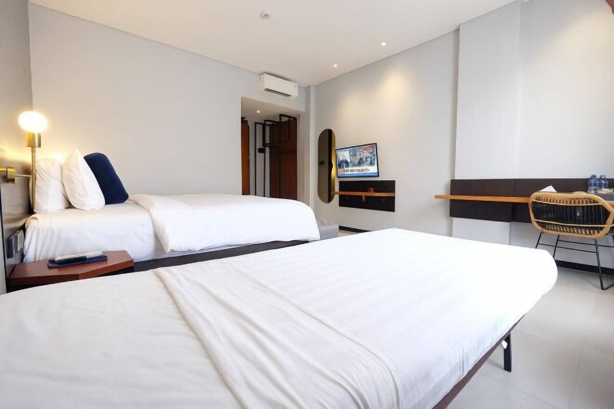 Desk, WiFi (free), bed sheets