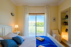 3 bedrooms, iron/ironing board, free WiFi, bed sheets