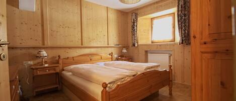 2 間睡房、房內夾萬、熨斗/熨衫板、Wi-Fi