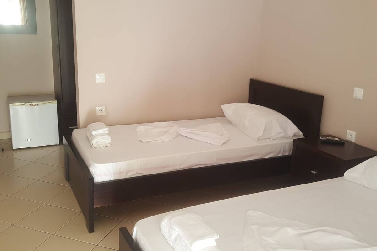 WiFi (free), bed sheets