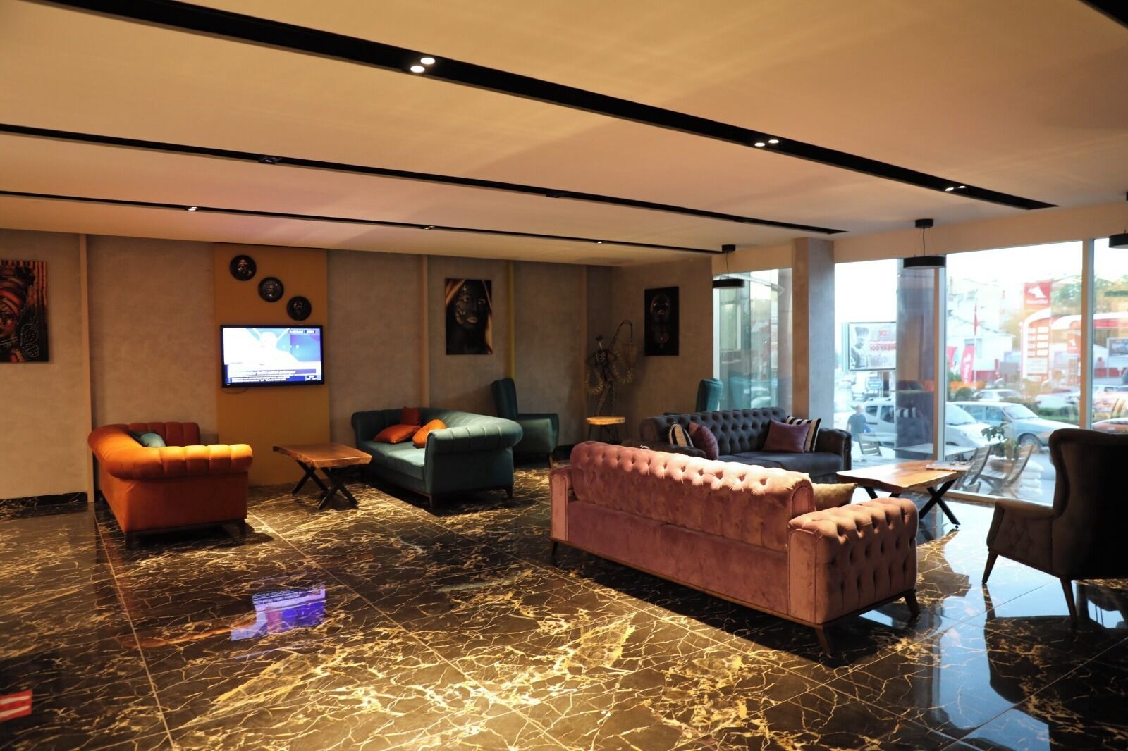 تفاصيل الفندق من الداخل