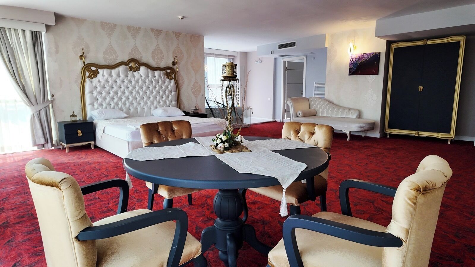 Rom – honeymoon, 1 queensize-seng, byutsikt | Wi-fi (inkludert) og sengetøy