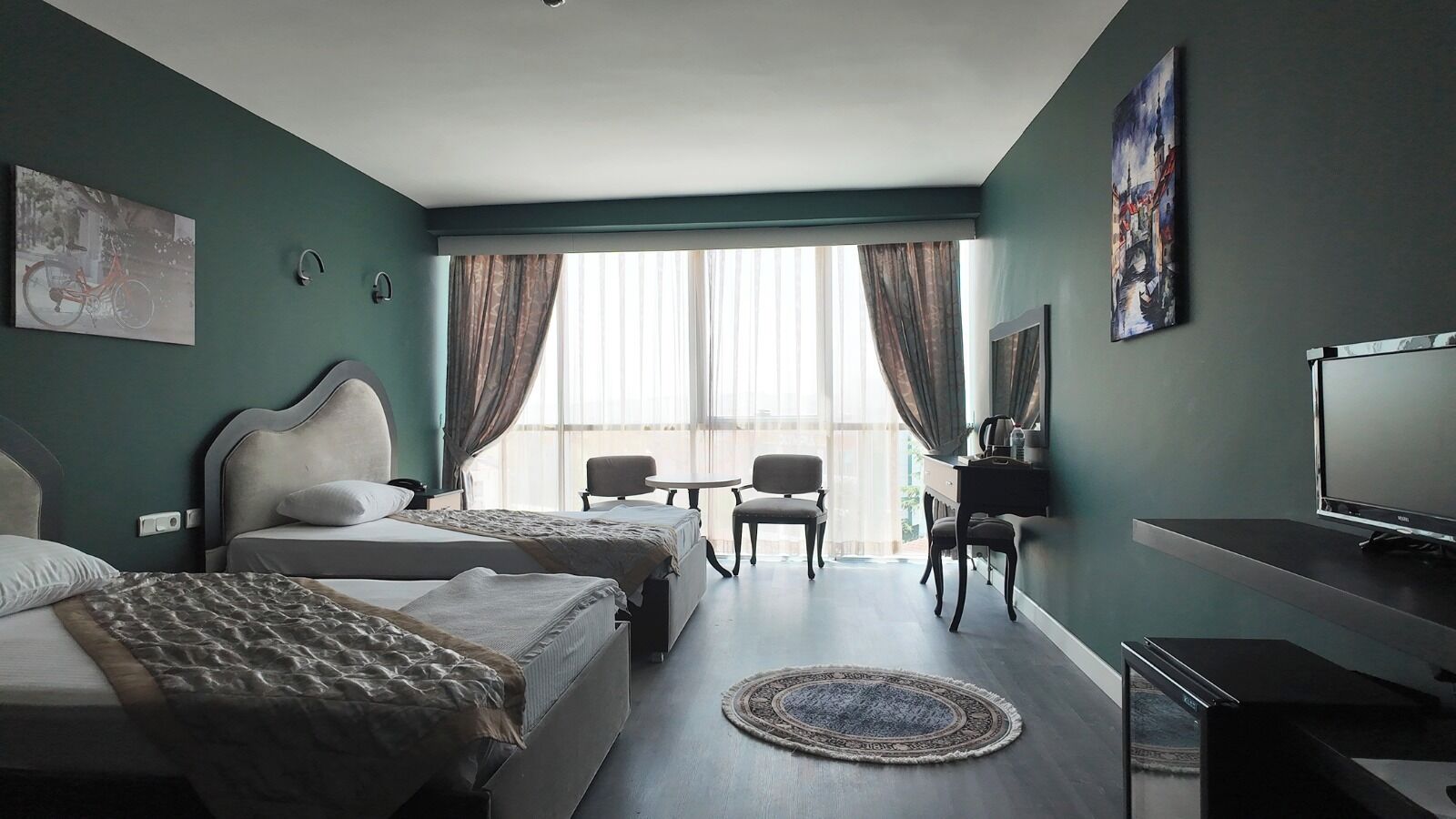 Rom – standard, 2 enkeltsenger, byutsikt | Wi-fi (inkludert) og sengetøy