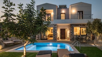 Außenpool, Liegestühle