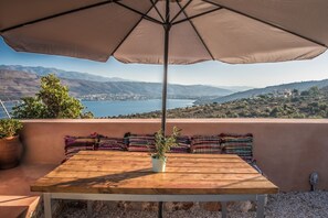 屋外ダイニングエリア