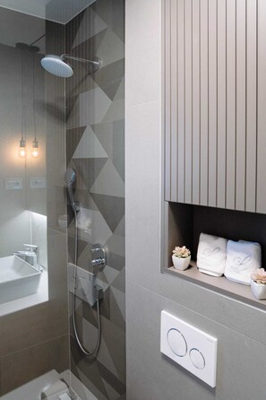 Shower, hair dryer, towels, toilet paper - Lena Luxury Apartments 4 - Family's Corner (Zadar)