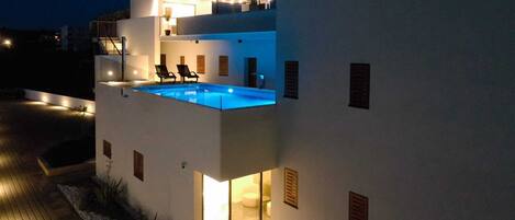 Outdoor pool, a heated pool