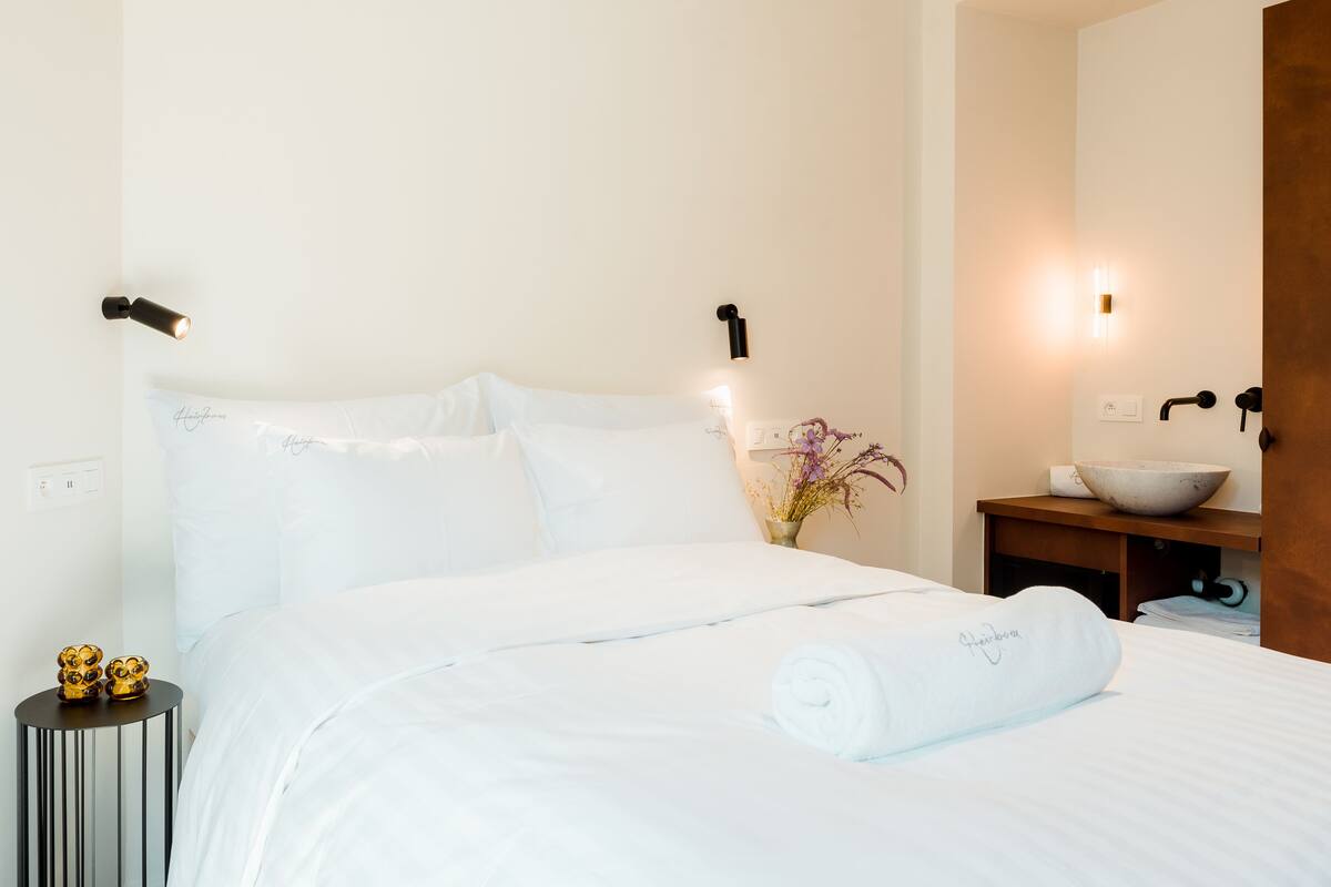 Queen Room | Escrivaninha, Wi-Fi de cortesia, roupa de cama