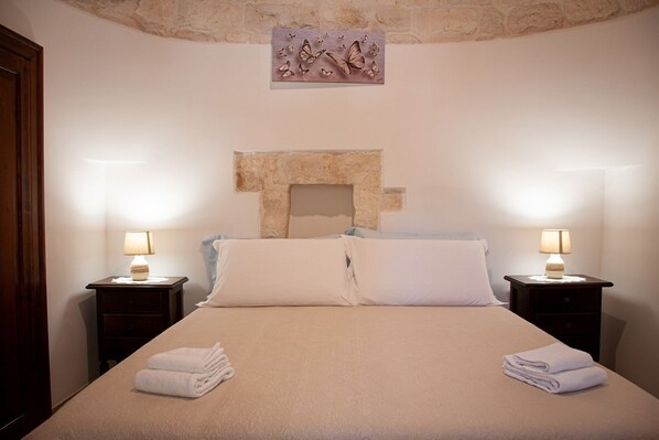 3 habitaciones, tabla de planchar con plancha, wifi y ropa de cama 