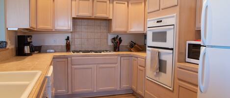 وحدة سكنية متصلة - ٣ غرف نوم | مطبخ خاص | ثلاجة، فرن، ماكينة لصنع القهوة/الشاي، محمصة خبز