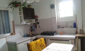 Astianpesukone, leivänpaahdin, tehosekoitin