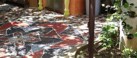 المنطقة المحيطة بالمنشأة