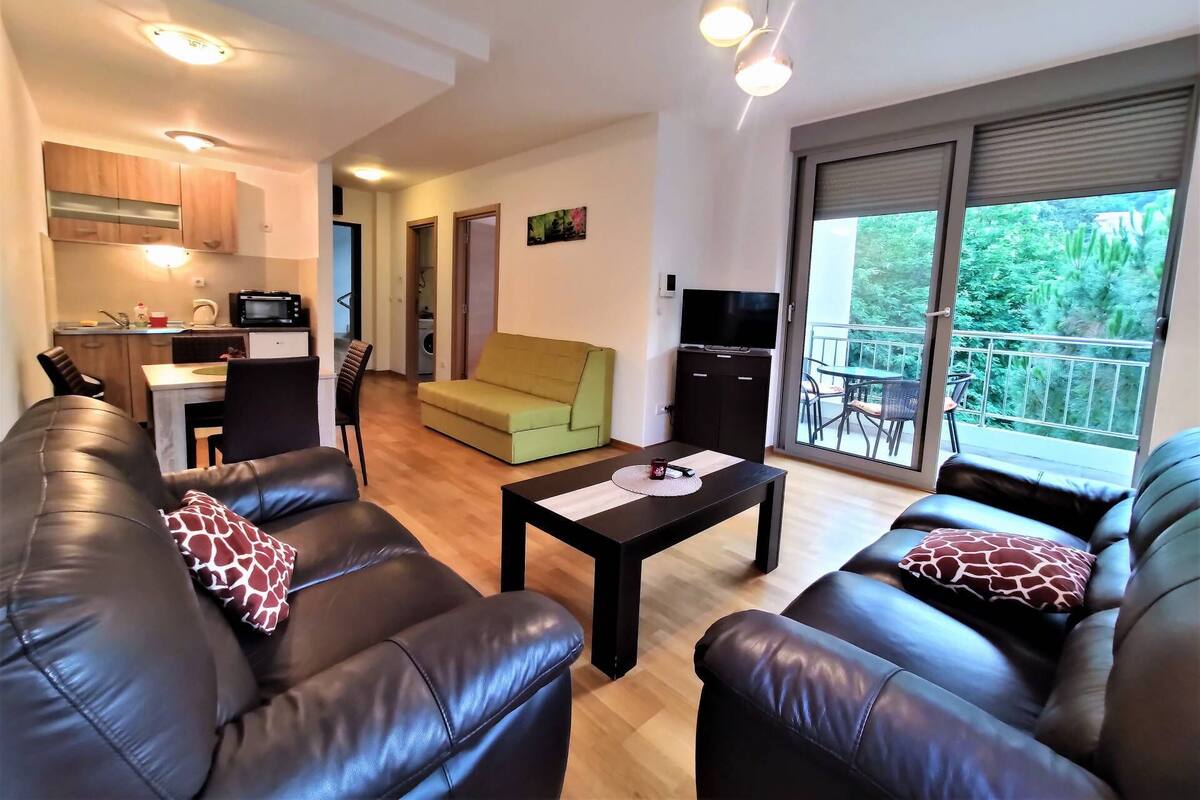 Family Apartment (6) | Living room