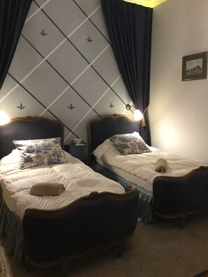 1 chambre, fer et planche à repasser, Wi-Fi gratuit, draps fournis