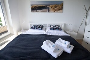 2 chambres, lits bébé (en supplément), Wi-Fi gratuit, draps fournis