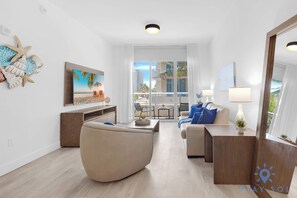 Een televisie en een kantoor