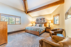 4 bedrooms, Internet, bed sheets - Townhome w/ Easy Access to Resort w/ 2 Private Balconies & a Sauna! (Keystone)